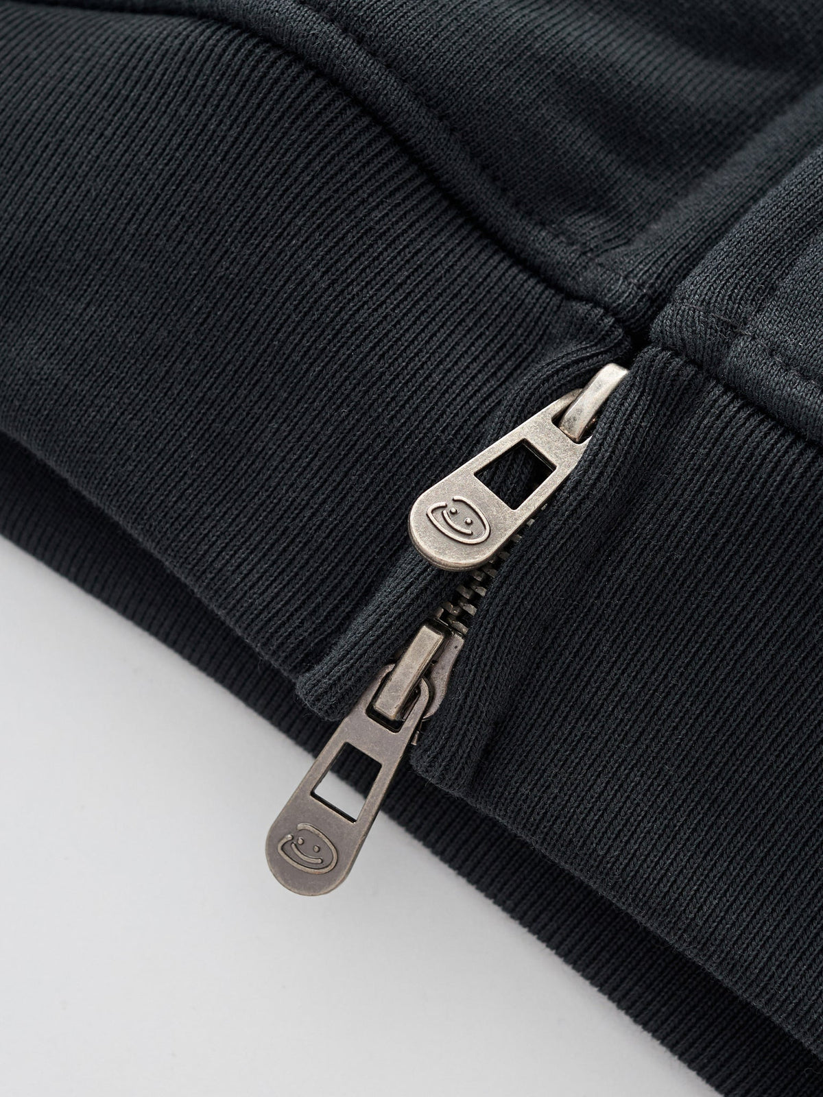 DRM ZIP UP - BLACK