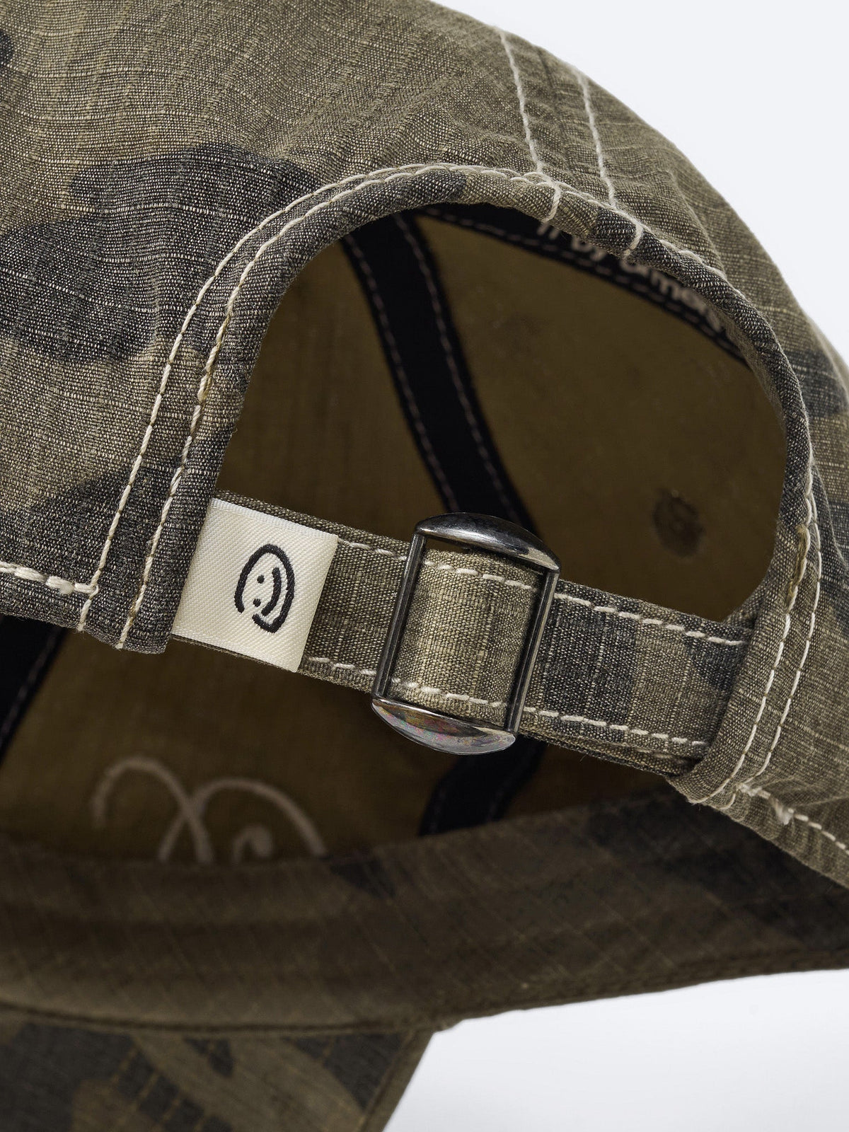 SCRIPT TEXT HAT - CAMO