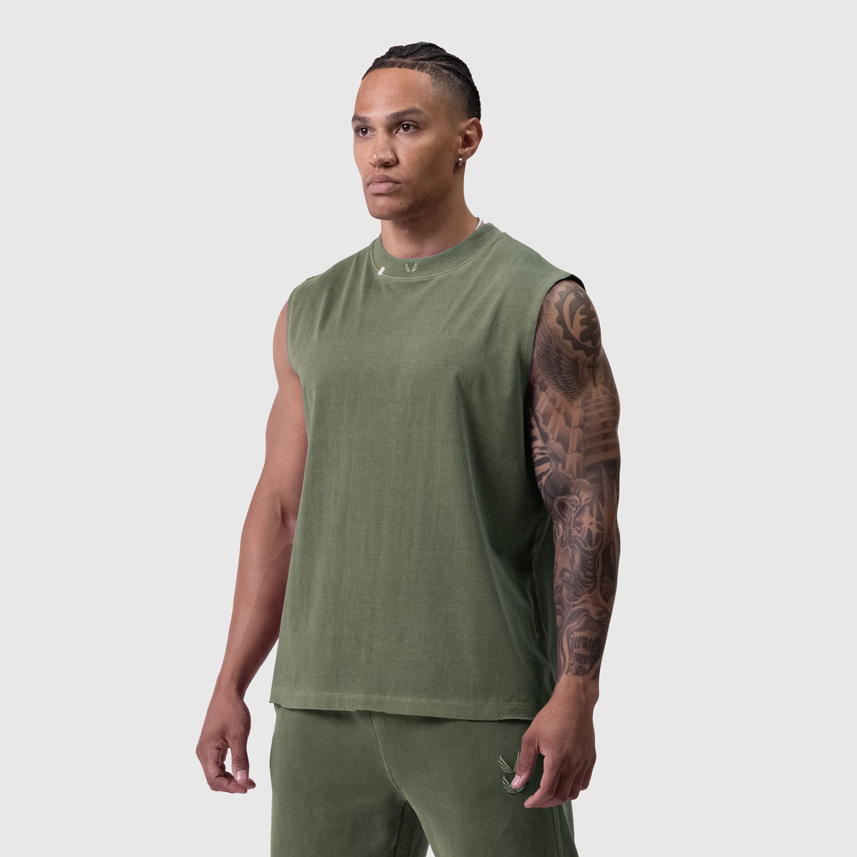 0807. Tech Essential™ Relaxed Cutoff - Faded Olive