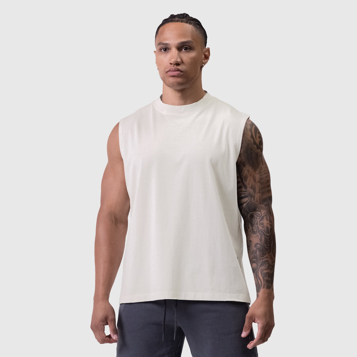 0807. Tech Essential™ Relaxed Cutoff - Faded Stone