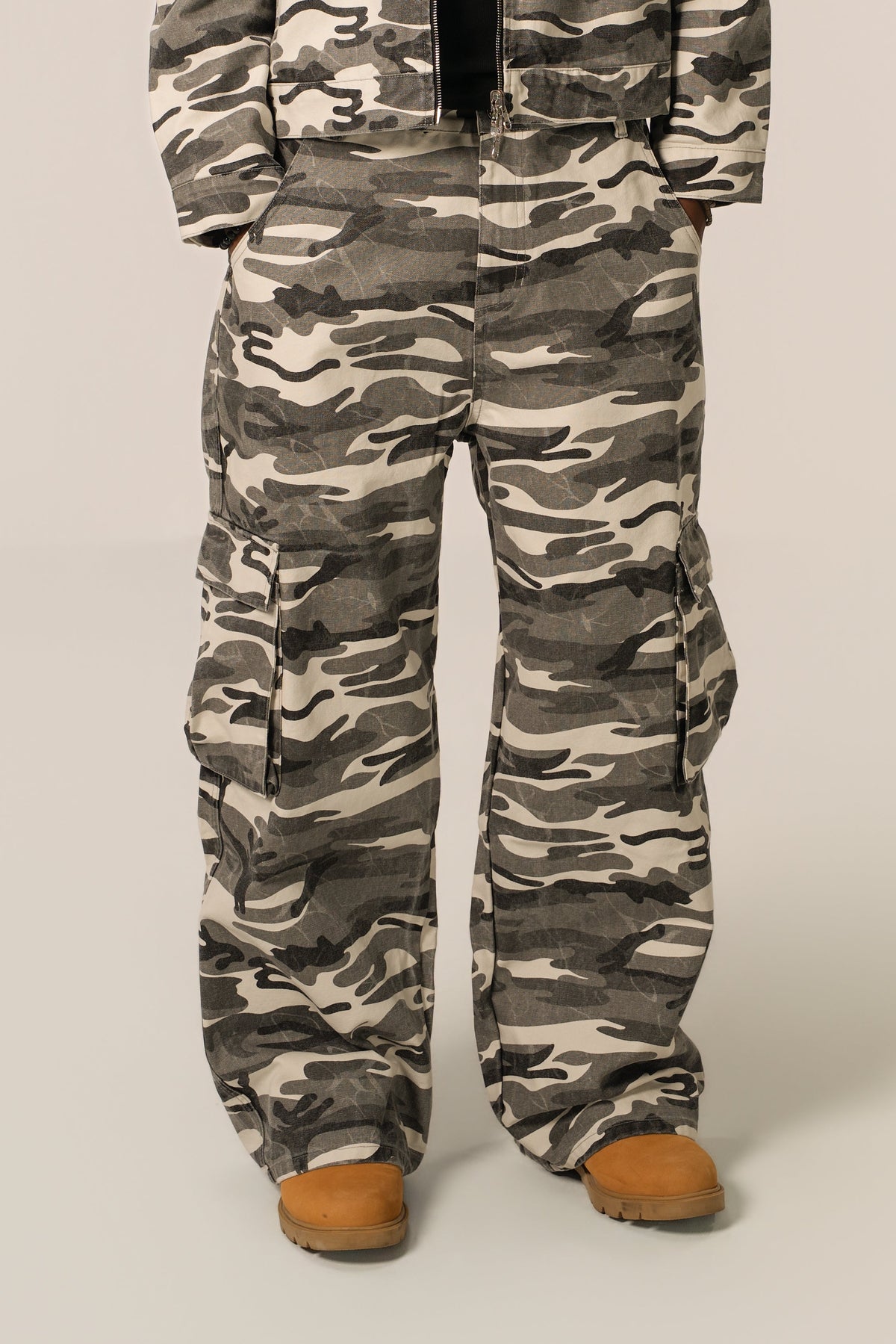 Baggy Cargo Pants - WhiteCamo