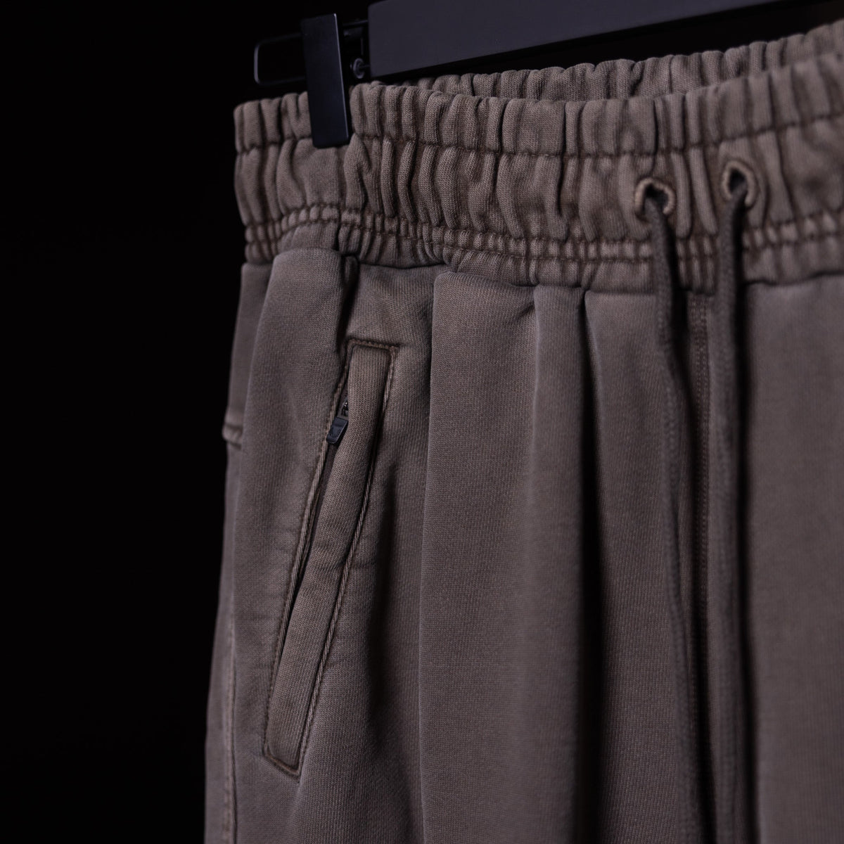 WN'20 Terry Relaxed Jogger - L - Discontinued