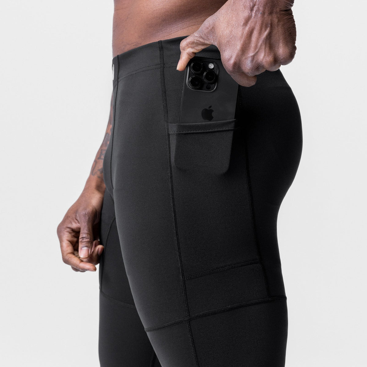 0747. WarpFlexx® Side Pocket 3/4-Length Legging - Black