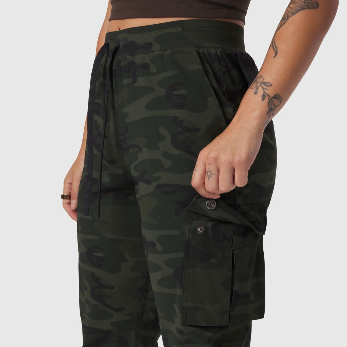 W032. Tetra-Lite® Cargo High Rib Jogger - Dark Camo