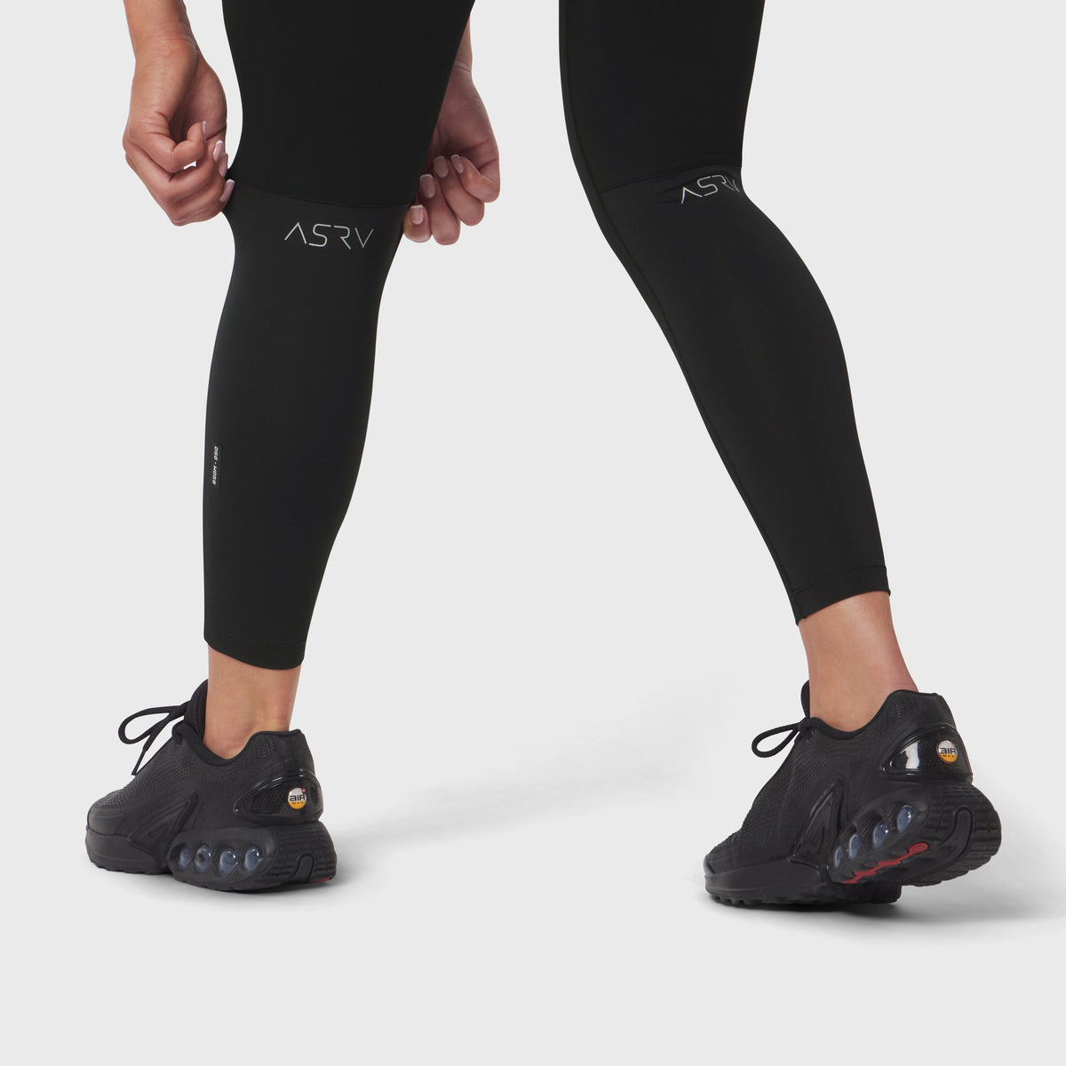 W059. Hybrid Belt-Pack Run Legging - Black