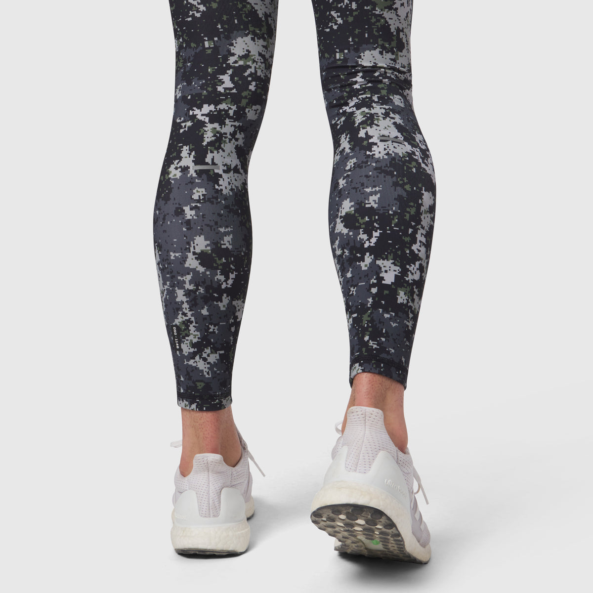 1146. Lycra® Ribbed Running Tight - Pixel Camo