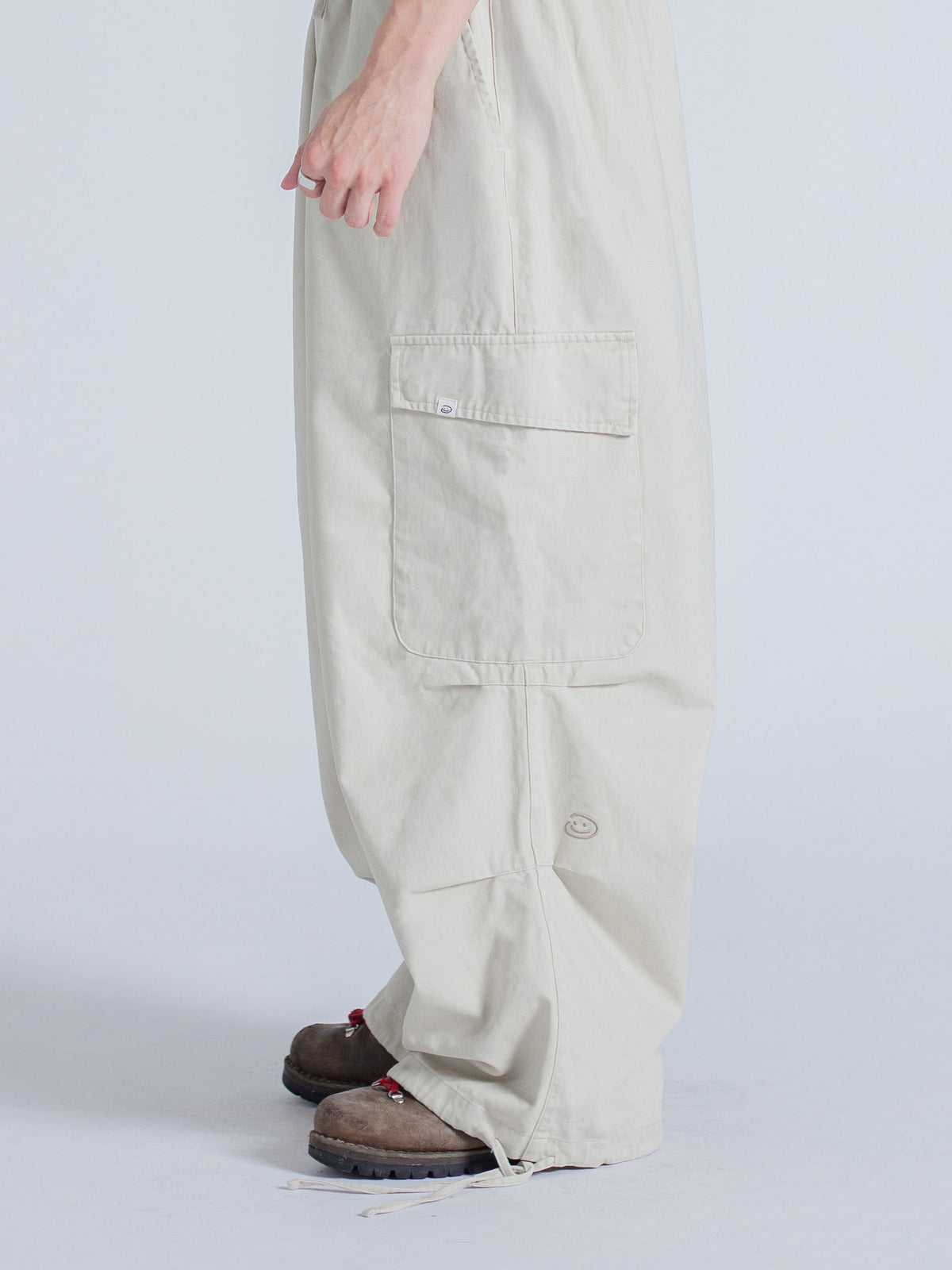 SMILEY LOGO PARACHUTE PANTS - LIGHT BEIGE