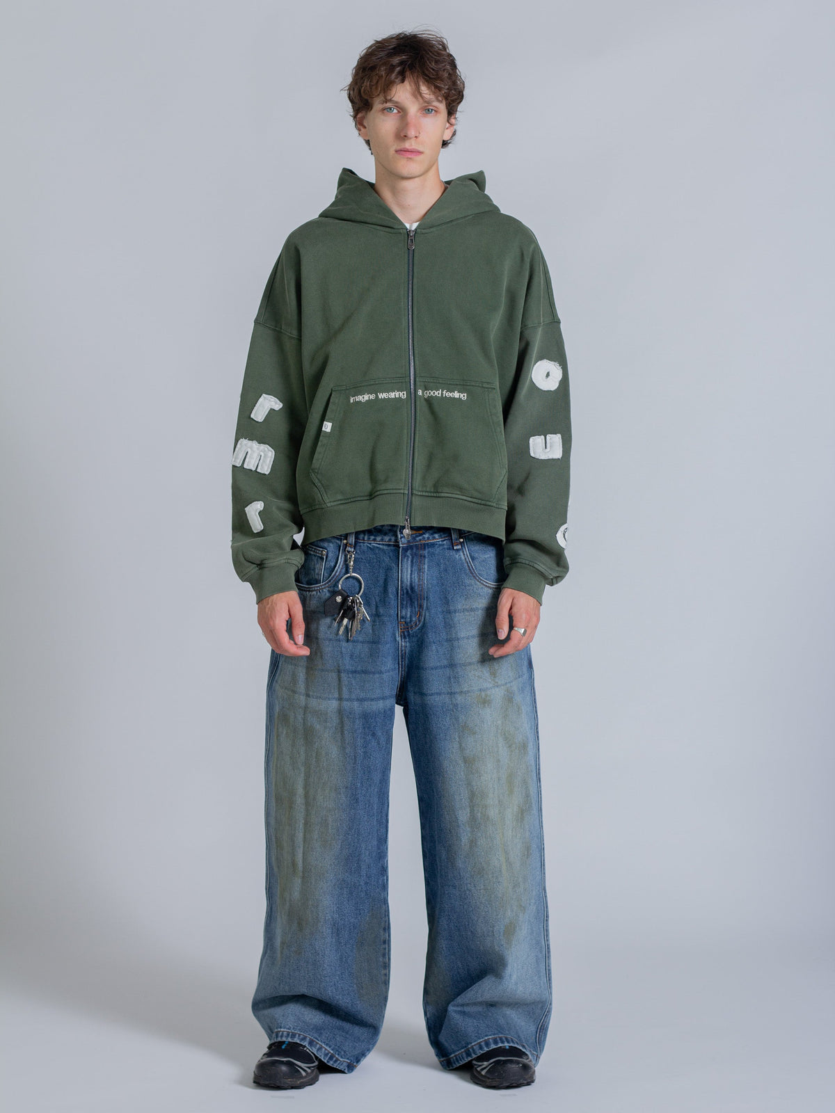 FLOATING LETTERS ZIP UP - FADED PINE