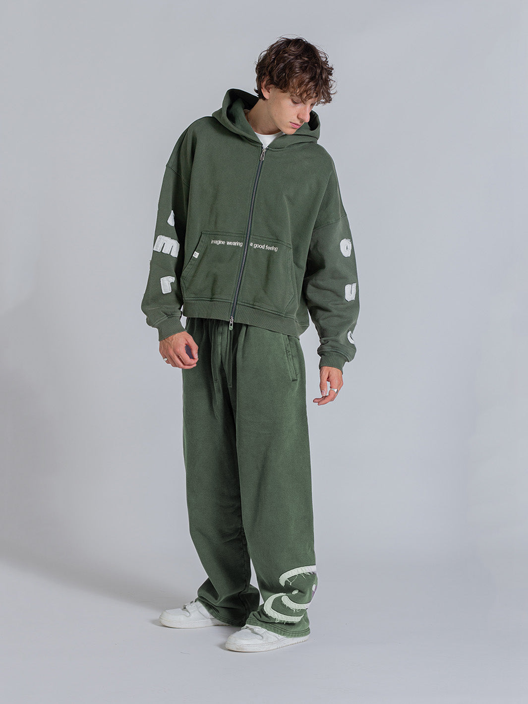 SMILEY PATCH SWEATPANTS - FADED PINE