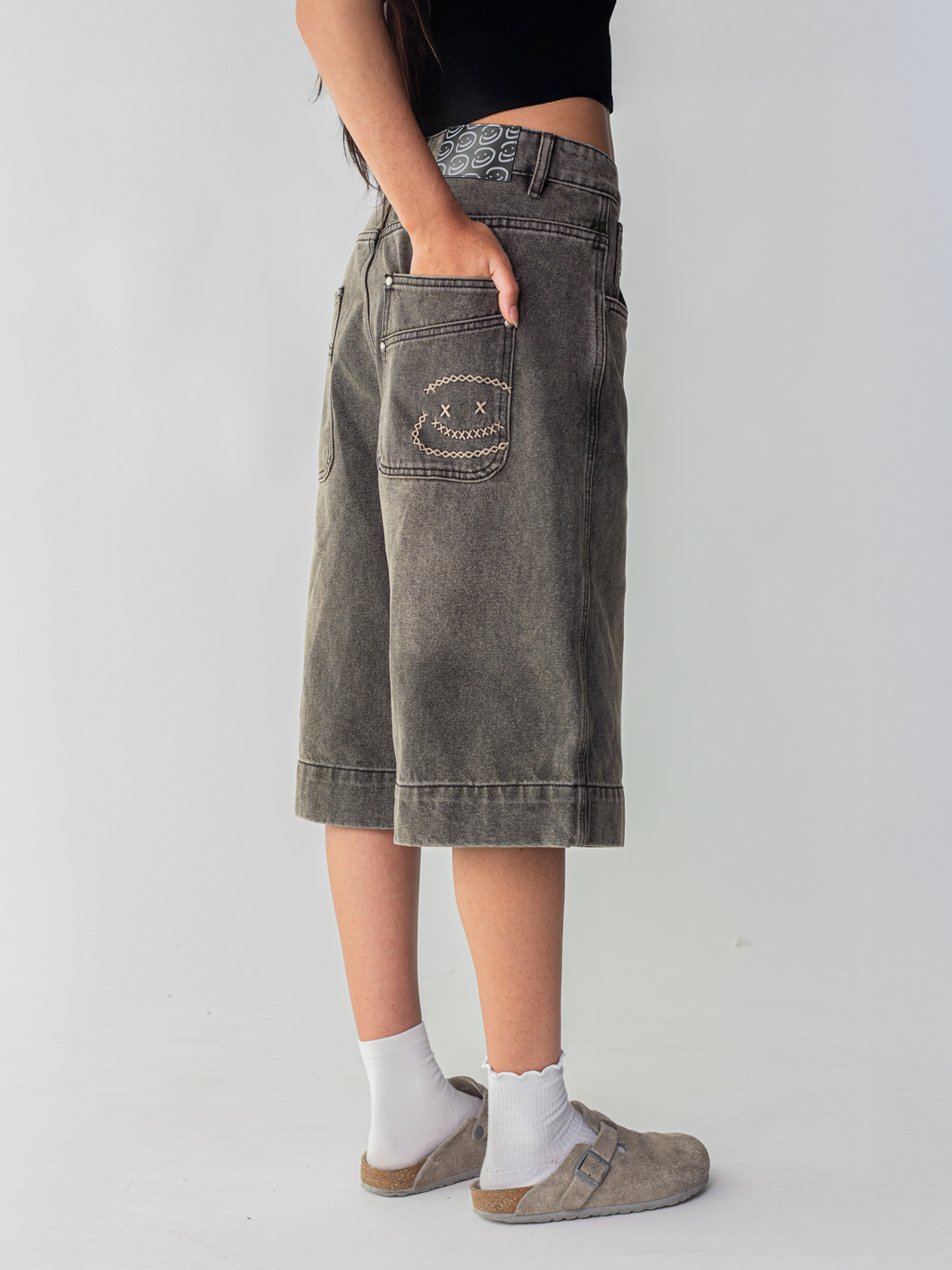 SMILEY STITCH JORTS - MUD BROWN