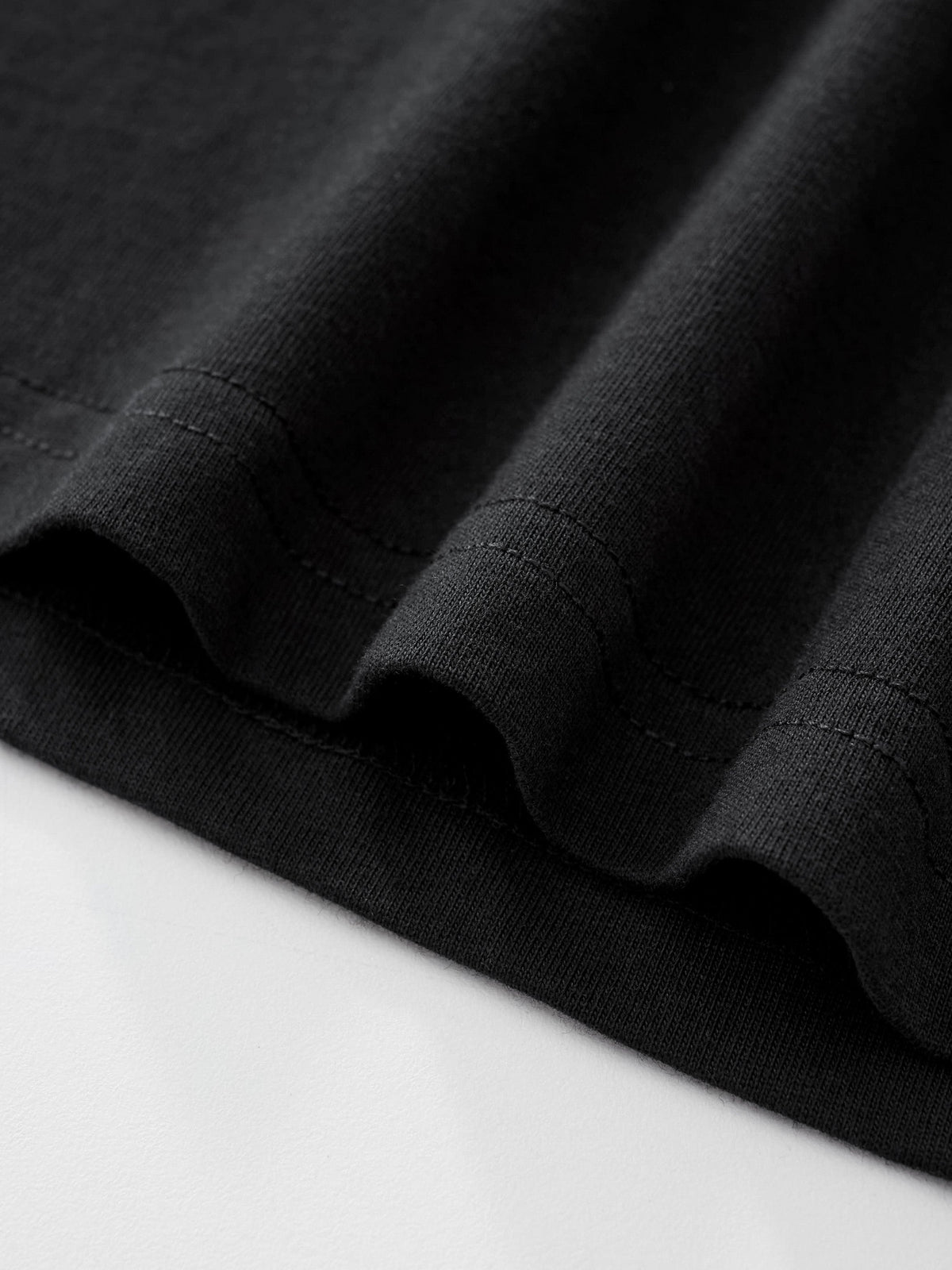DAILY FITTED TEE - BLACK