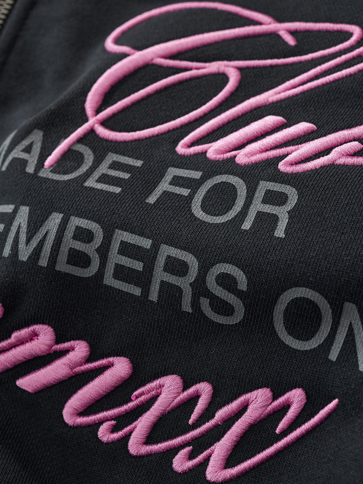 CURSIVE ZIP UP - BLACK