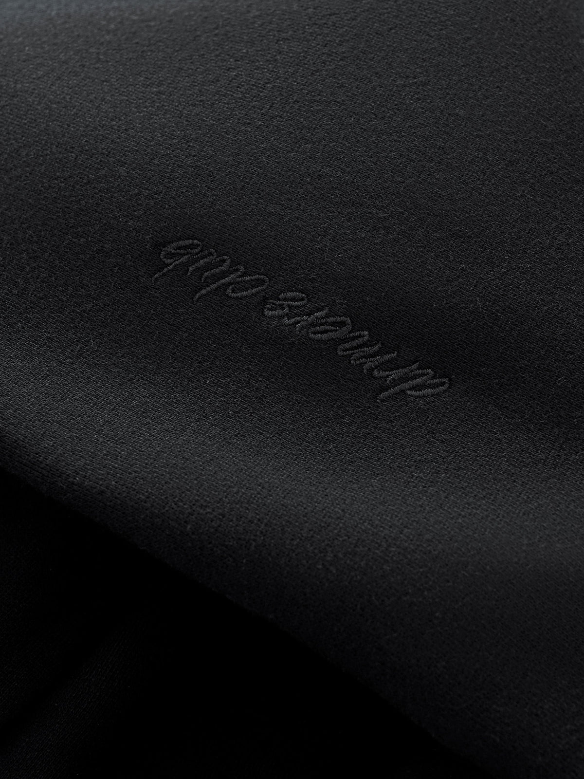 SIGNATURE BASIC ZIP UP - BLACK
