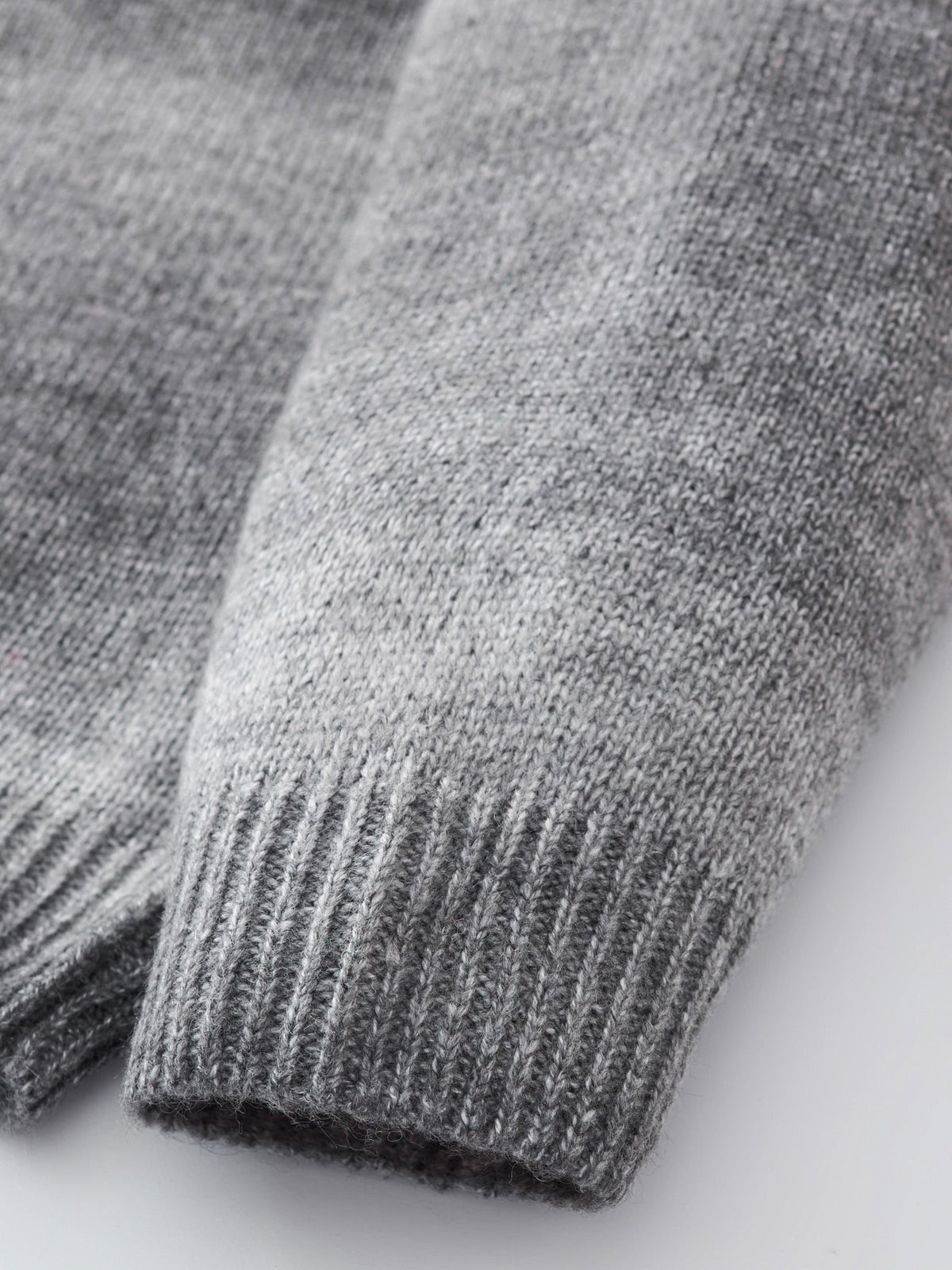 GRADIENT KNIT - SOFT SMOKE