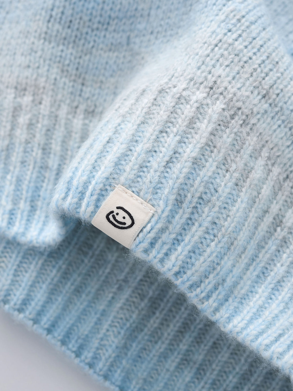 GRADIENT KNIT - BLUE MIST