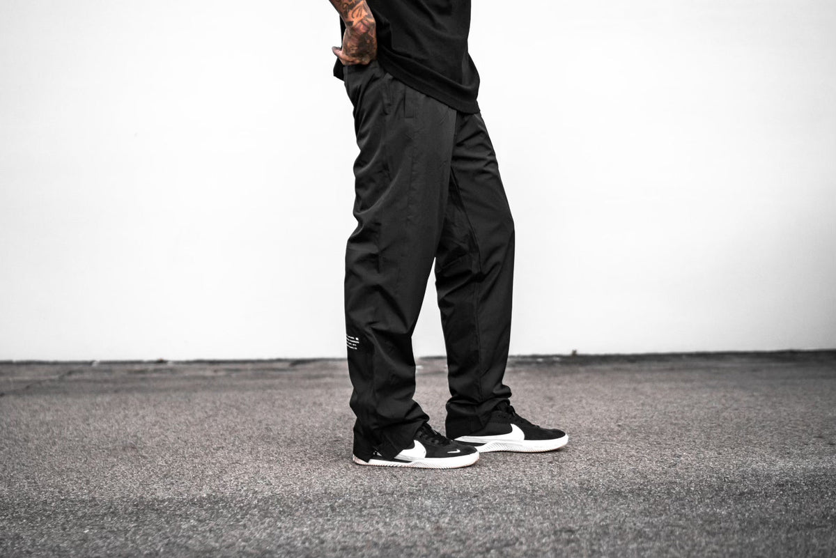 Breakers - Black/Gold
