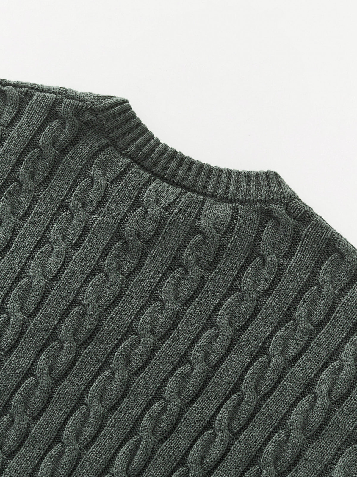 CABLE KNIT SWEATER - GREEN