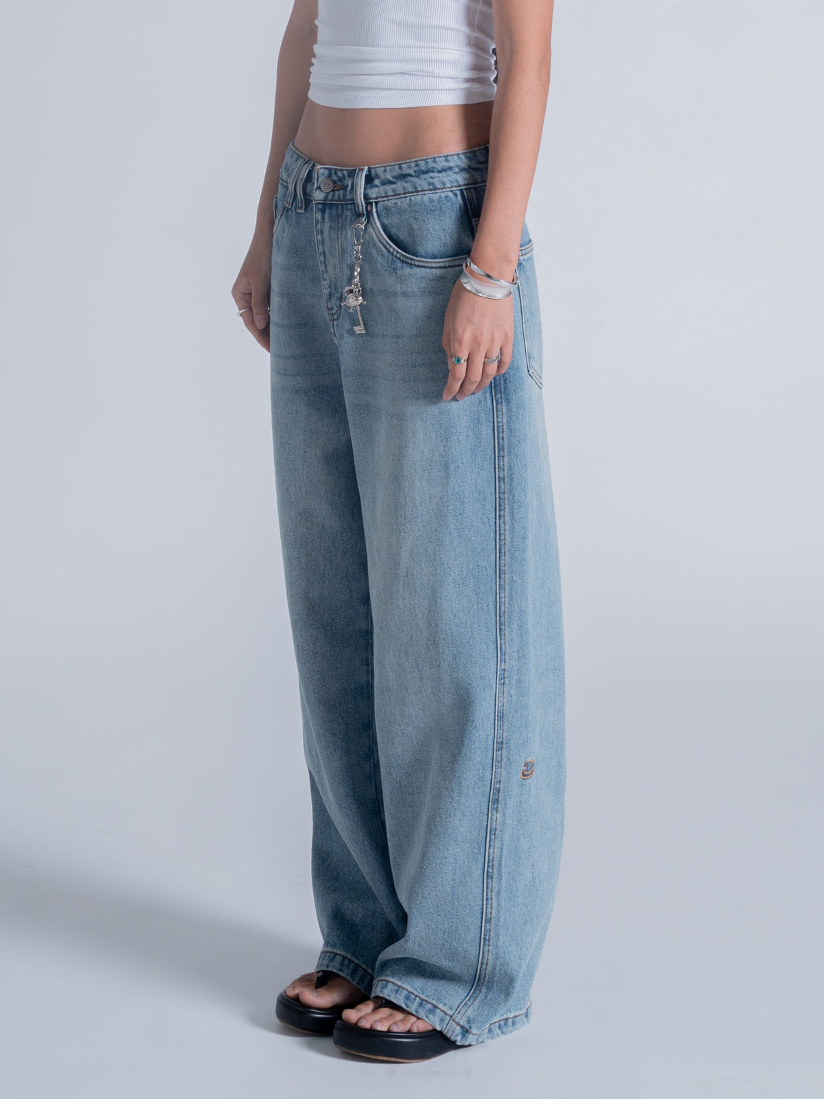 EVERYDAY LOOSE FIT JEANS - CLASSIC BLUE
