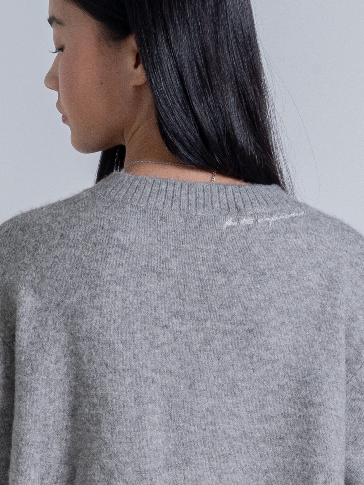 SLOUCHY V-NECK KNIT - GREY