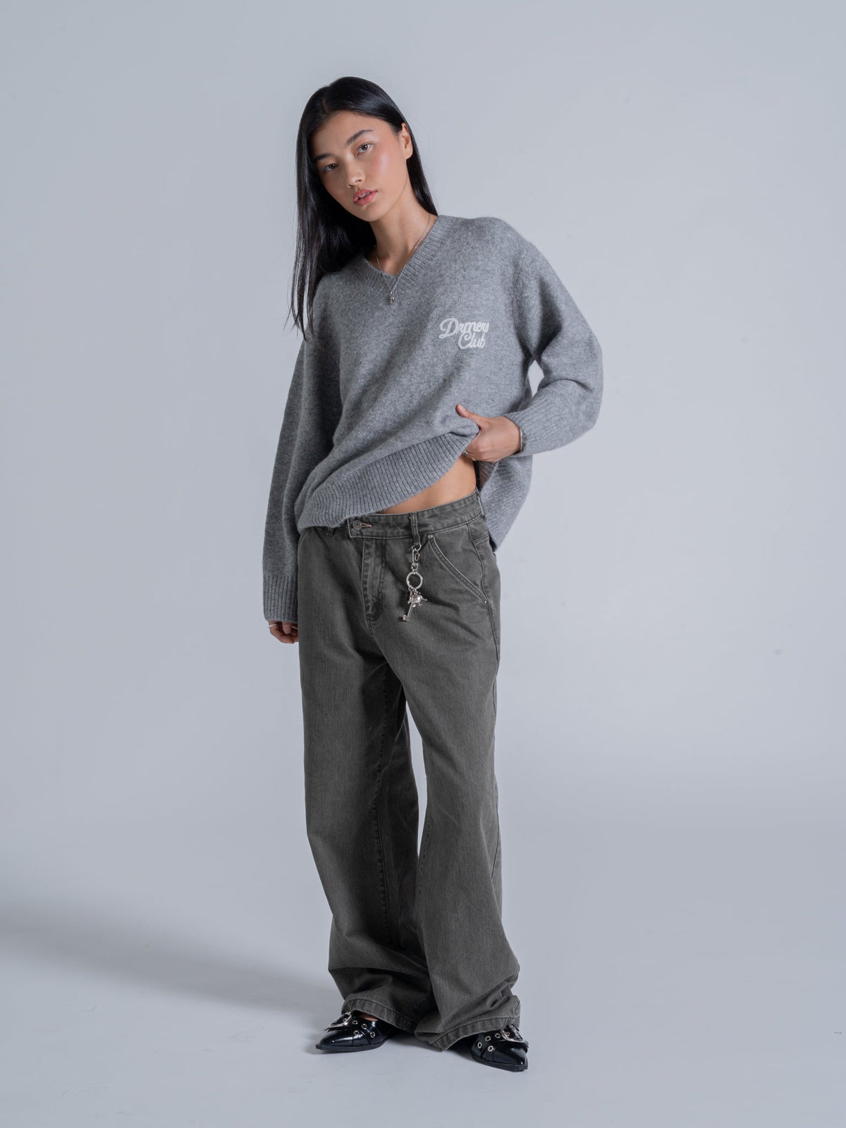 SLOUCHY V-NECK KNIT - GREY
