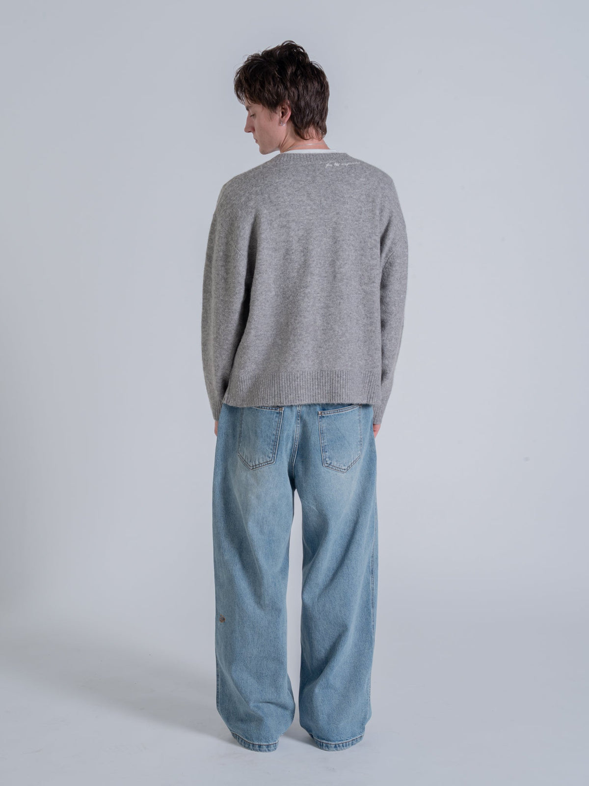 SLOUCHY V-NECK KNIT - GREY