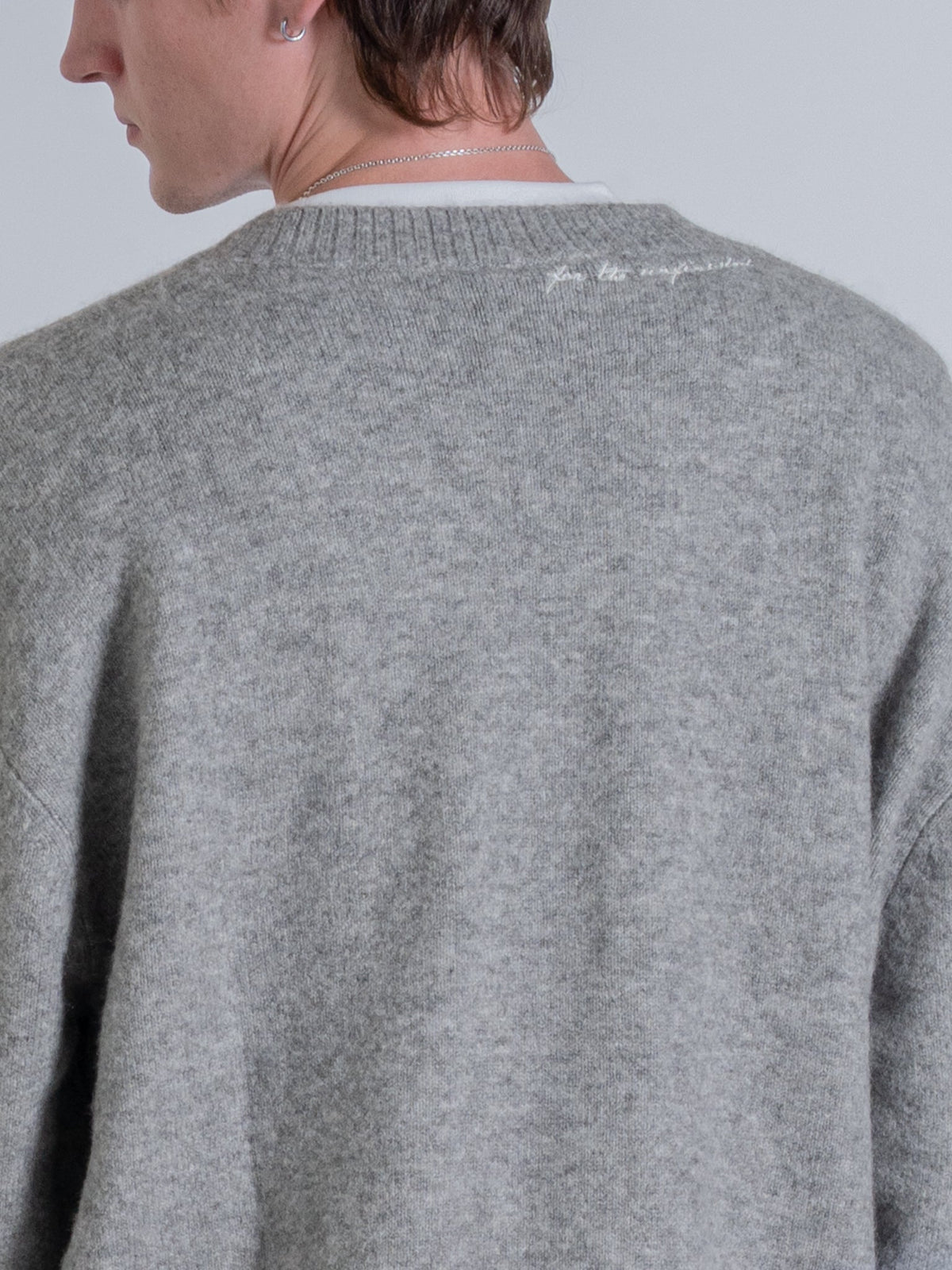 SLOUCHY V-NECK KNIT - GREY