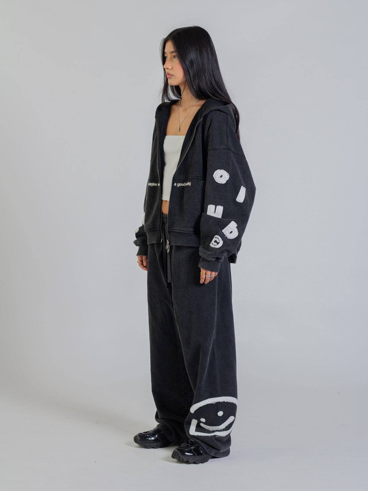 FLOATING LETTERS ZIP UP - VINTAGE BLACK