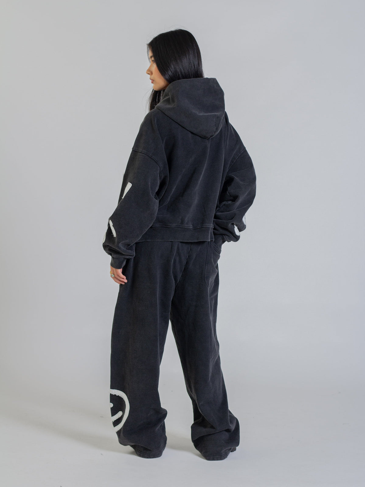 FLOATING LETTERS ZIP UP - VINTAGE BLACK