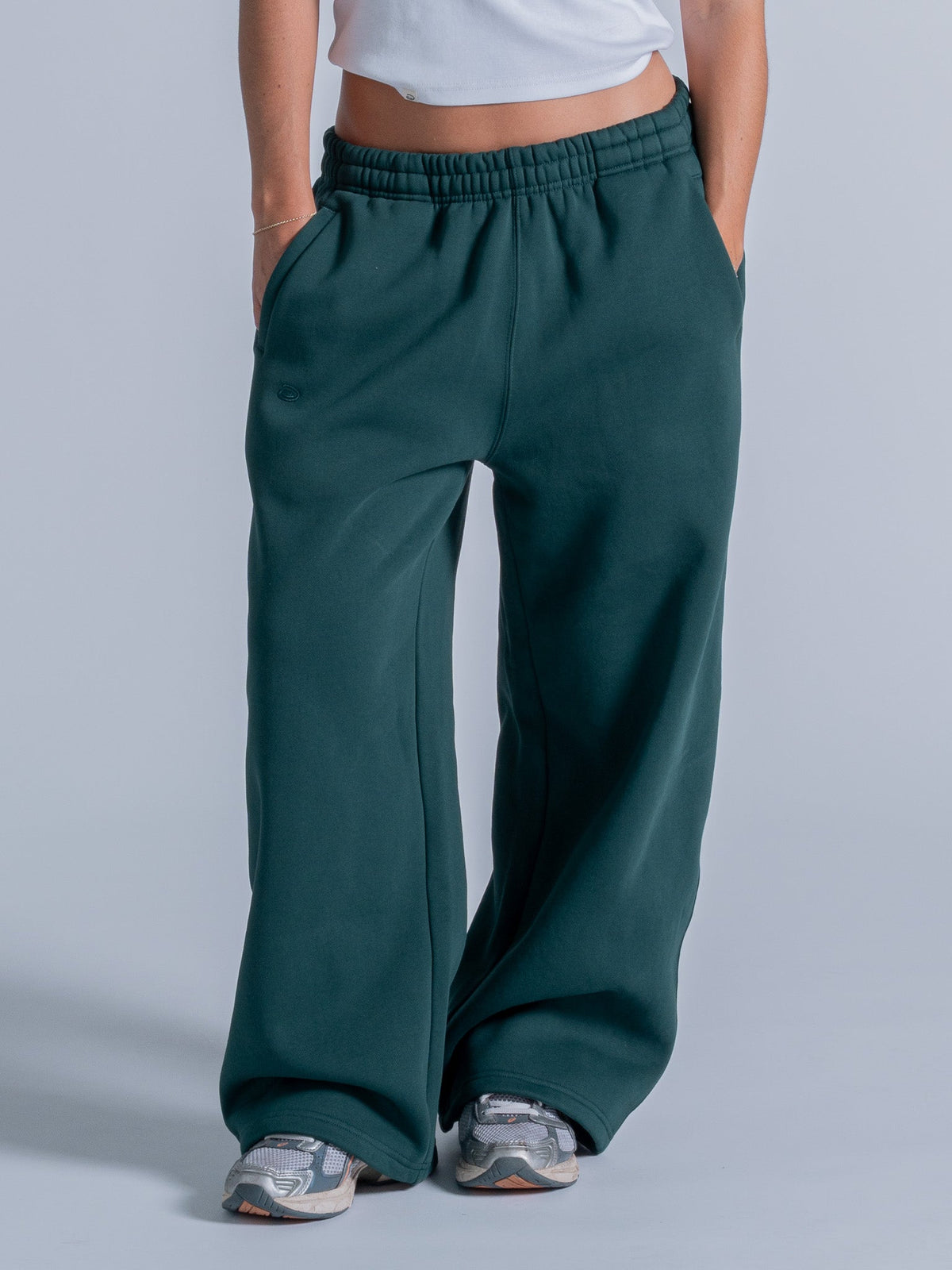 SIGNATURE BAGGY SWEATPANTS - CASTLETON GREEN