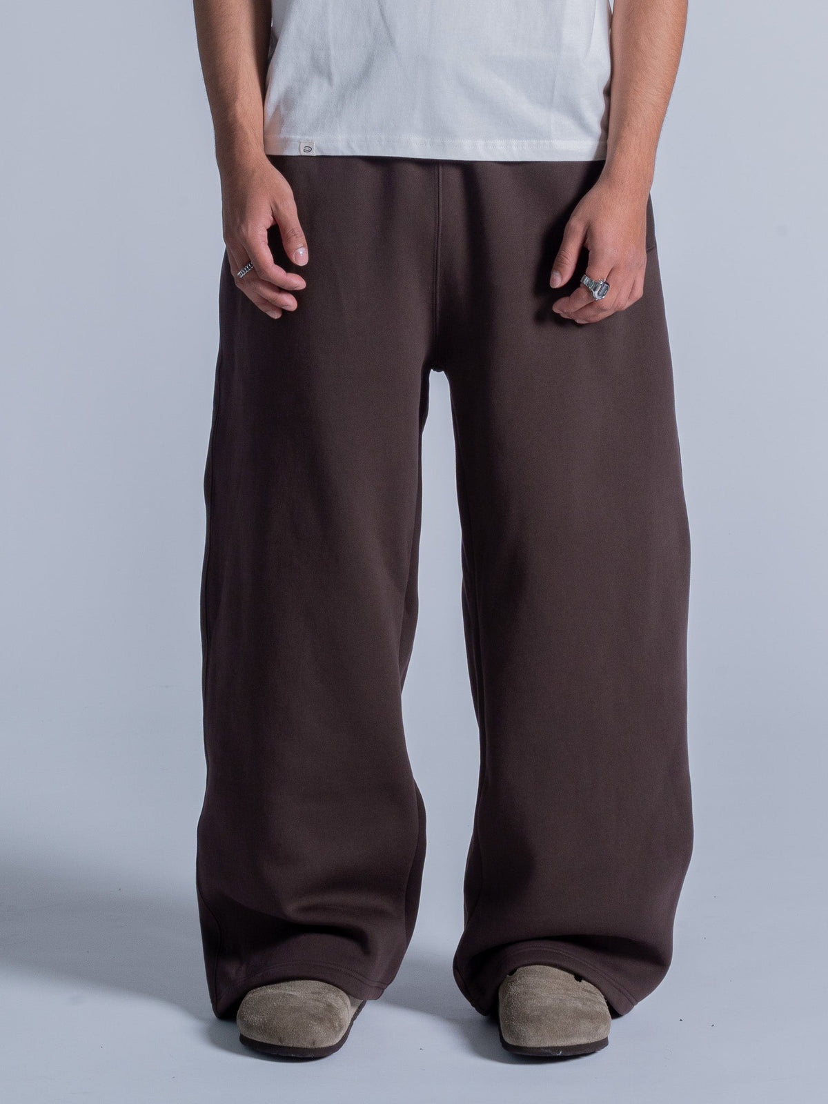 SIGNATURE BAGGY SWEATPANTS - COFFEE BROWN