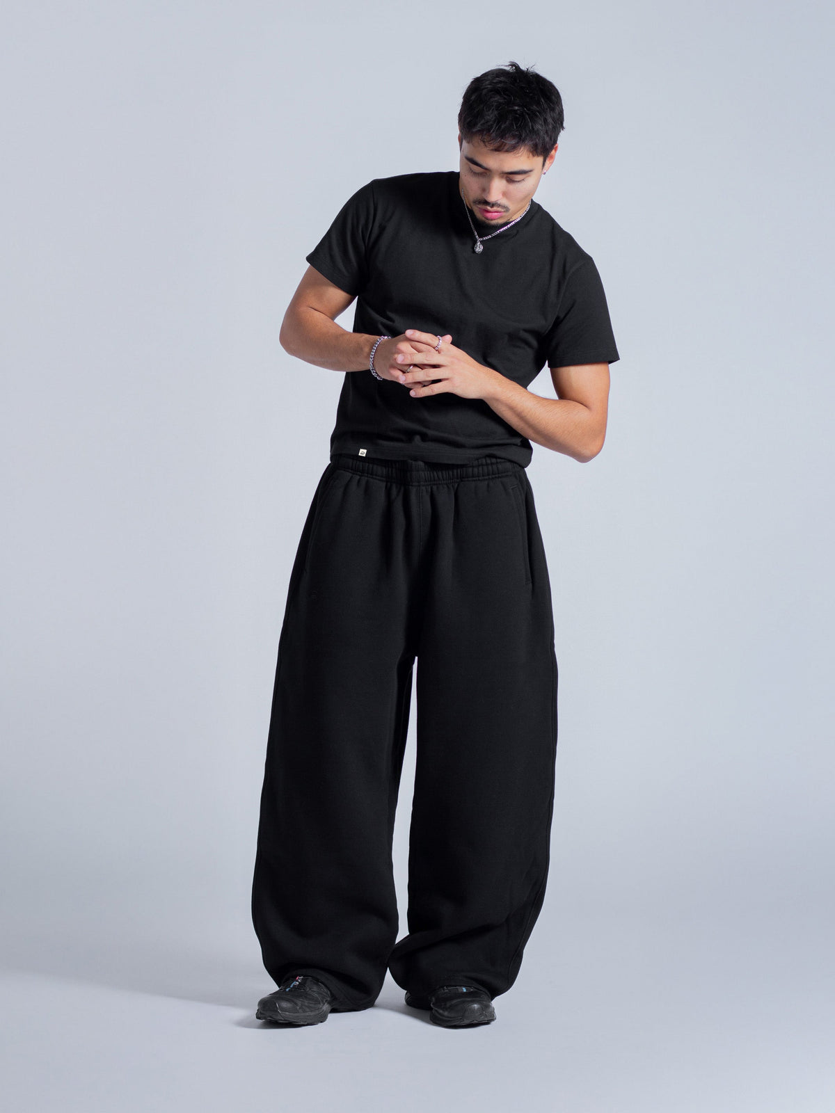 DAILY FITTED TEE - BLACK