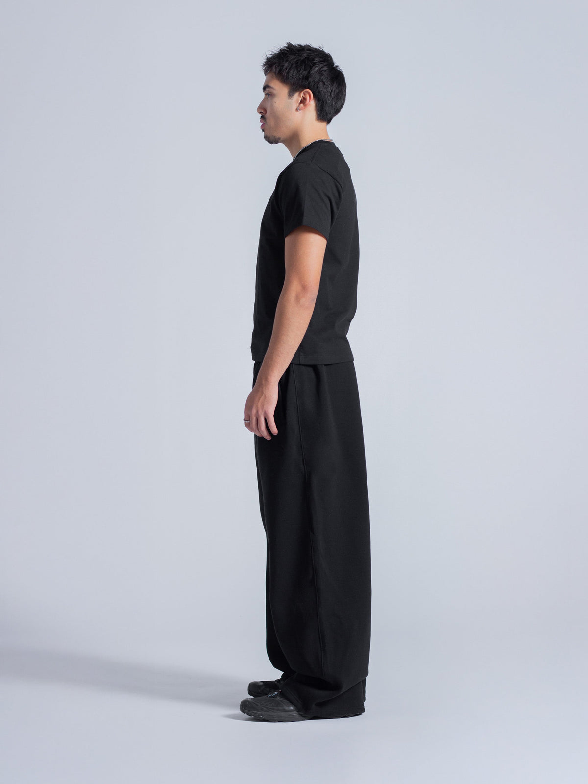 DAILY FITTED TEE - BLACK