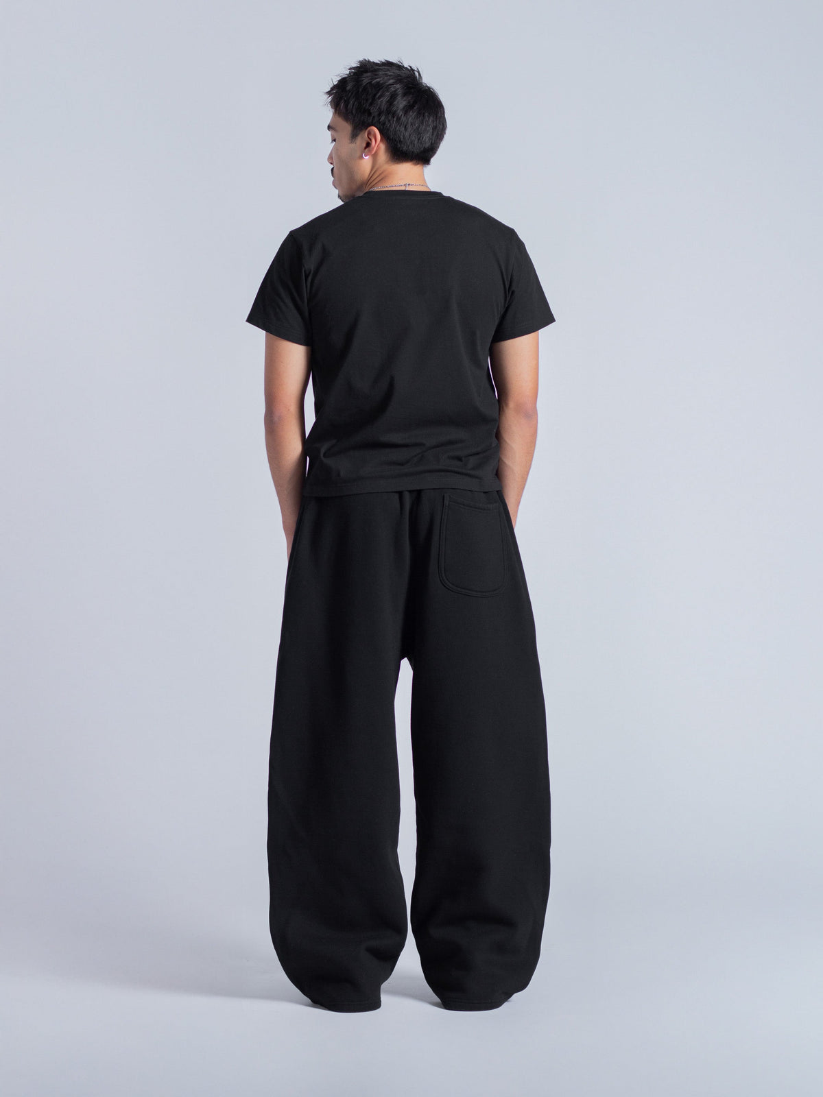 DAILY FITTED TEE - BLACK