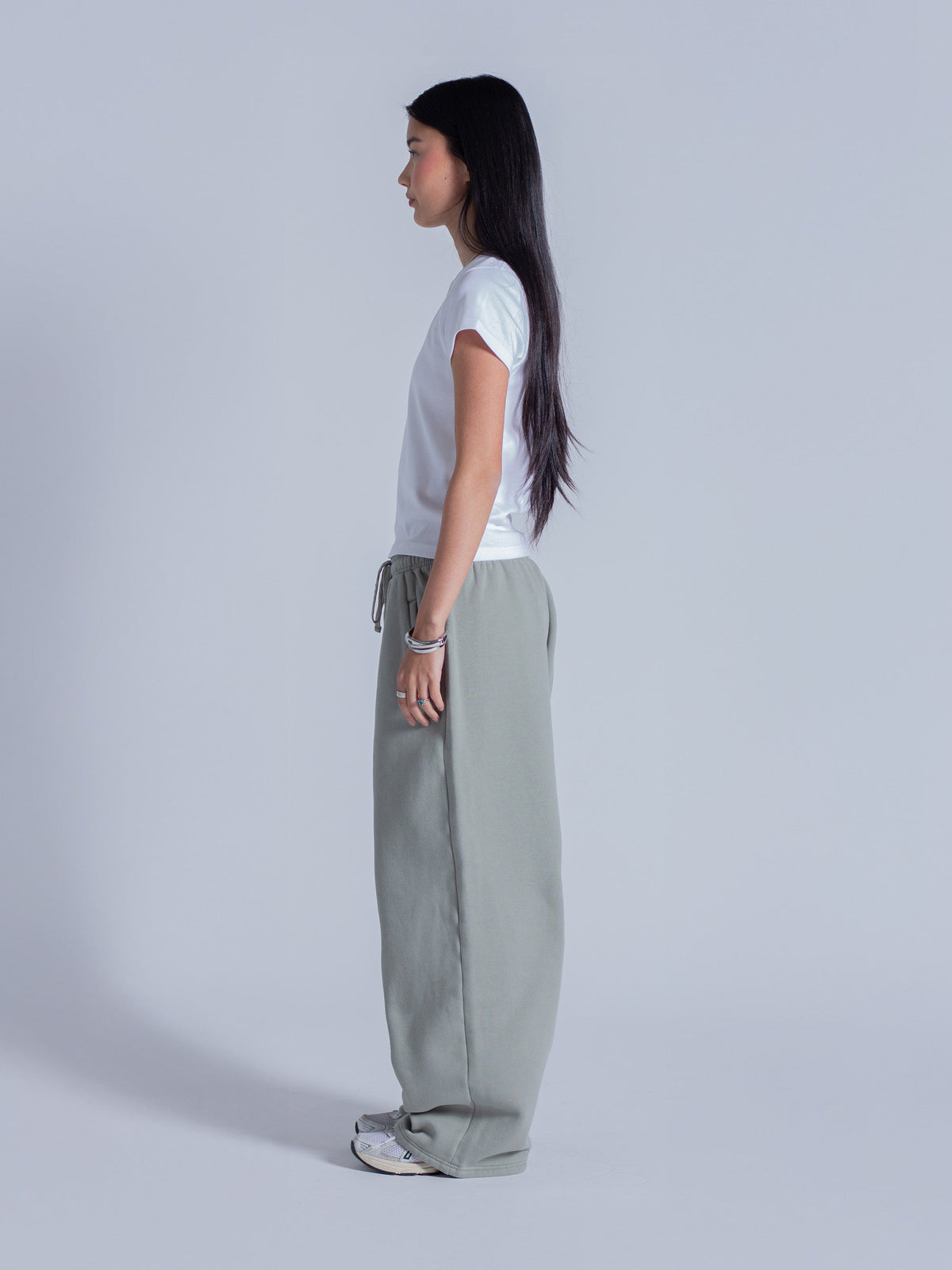 SIGNATURE STRAIGHT LEG SWEATPANTS - SAGE