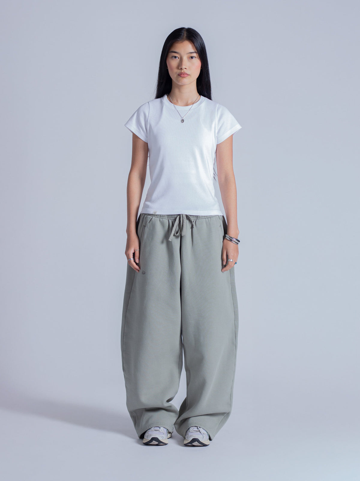 SIGNATURE STRAIGHT LEG SWEATPANTS - SAGE