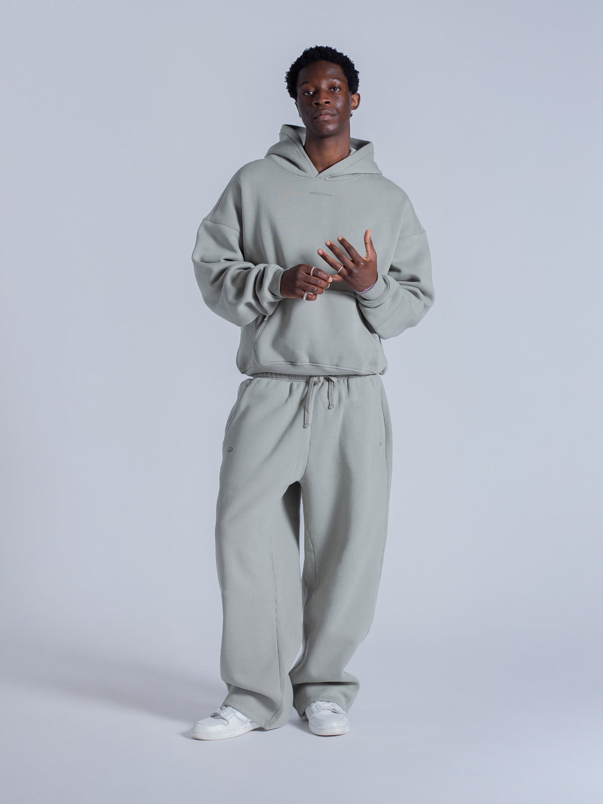 SIGNATURE STRAIGHT LEG SWEATPANTS - SAGE