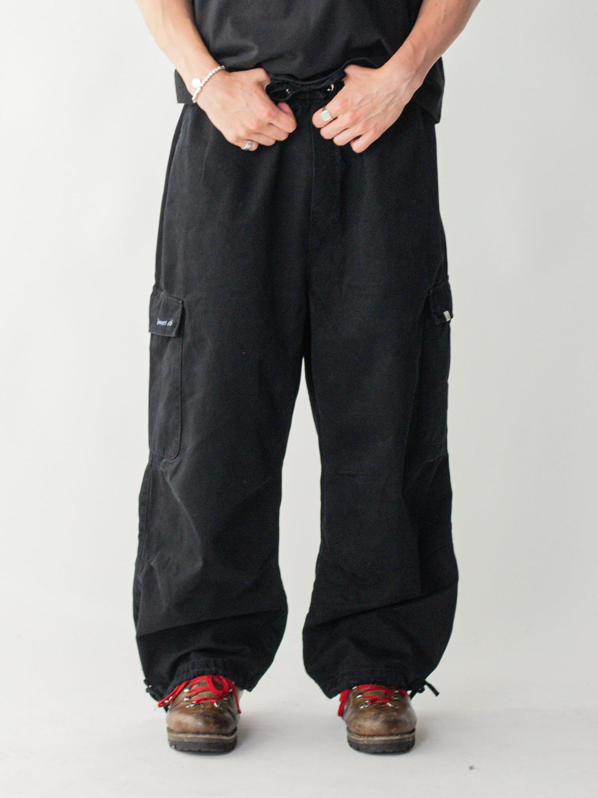 SMILEY LOGO PARACHUTE PANTS - BLACK