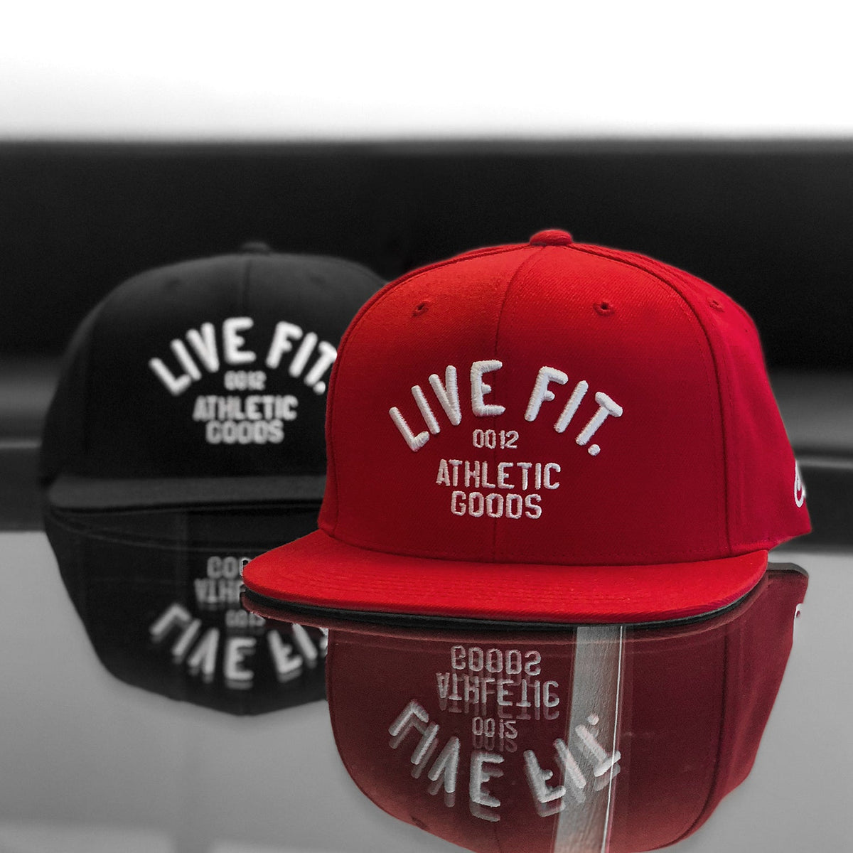 Champions Snapback - Black/White