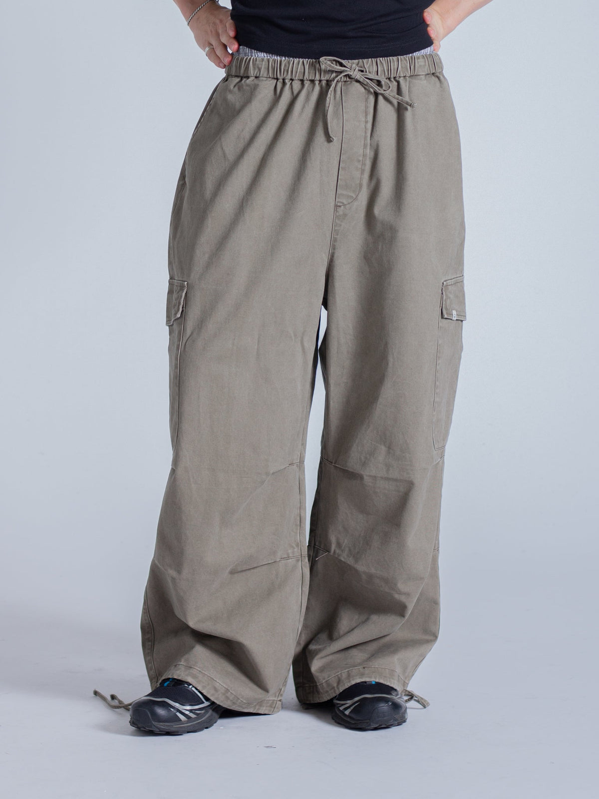SMILEY LOGO PARACHUTE PANTS - TAUPE
