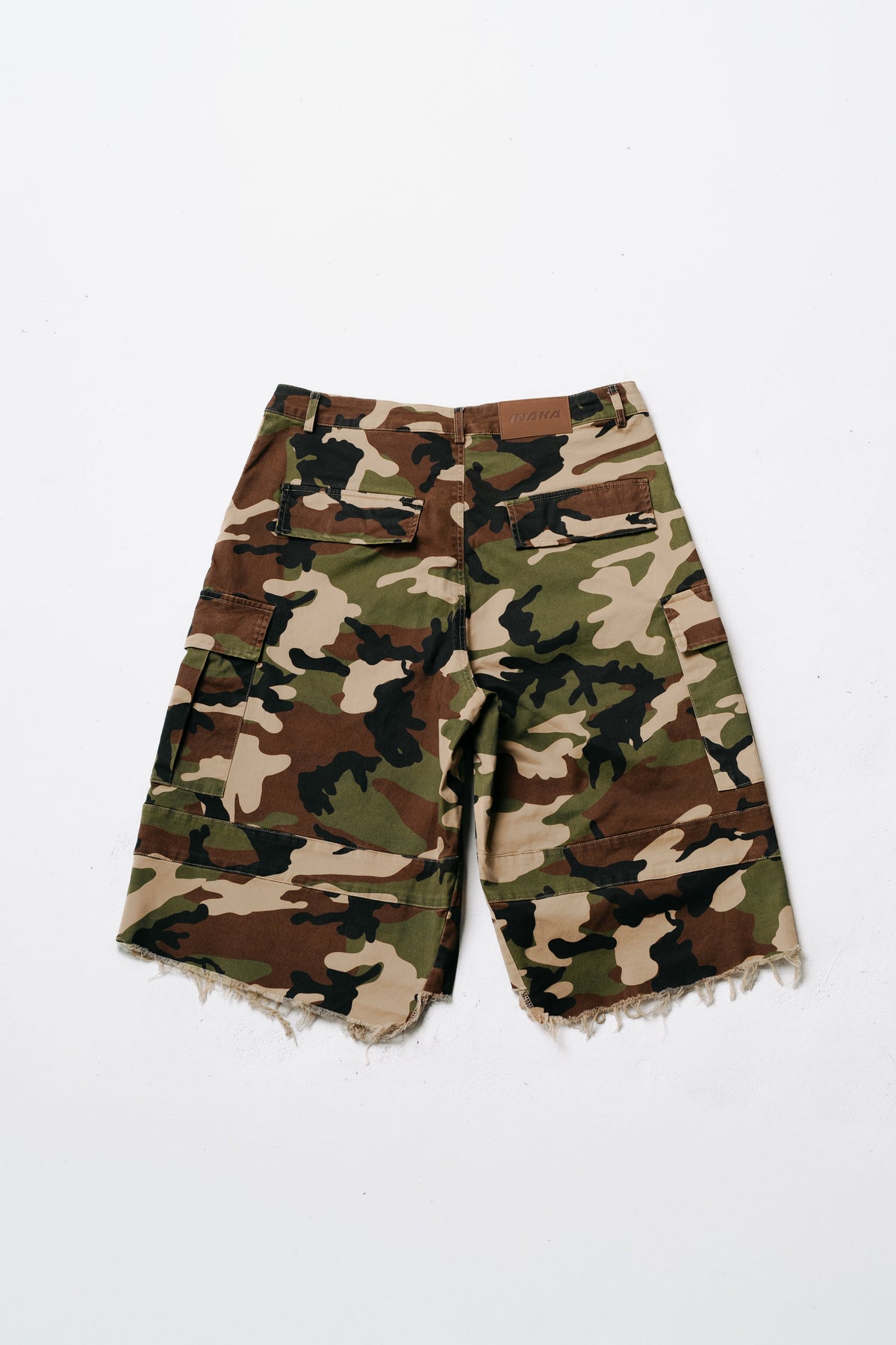 CAMO BAGGY JORTS