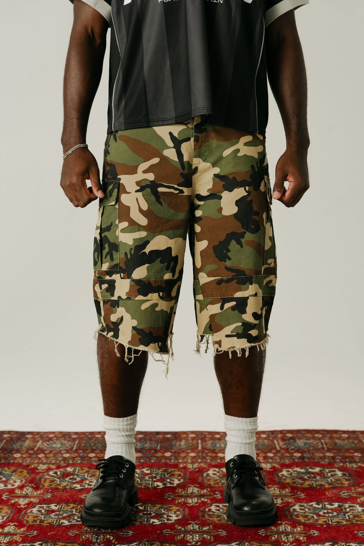 CAMO BAGGY JORTS