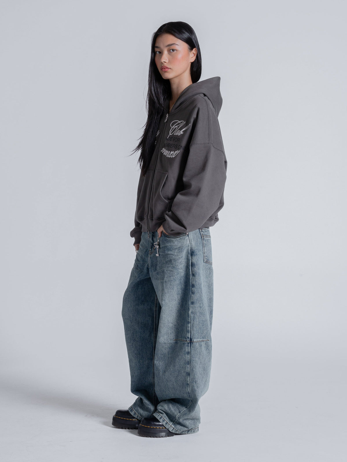 CURSIVE ZIP UP - DARK TAUPE