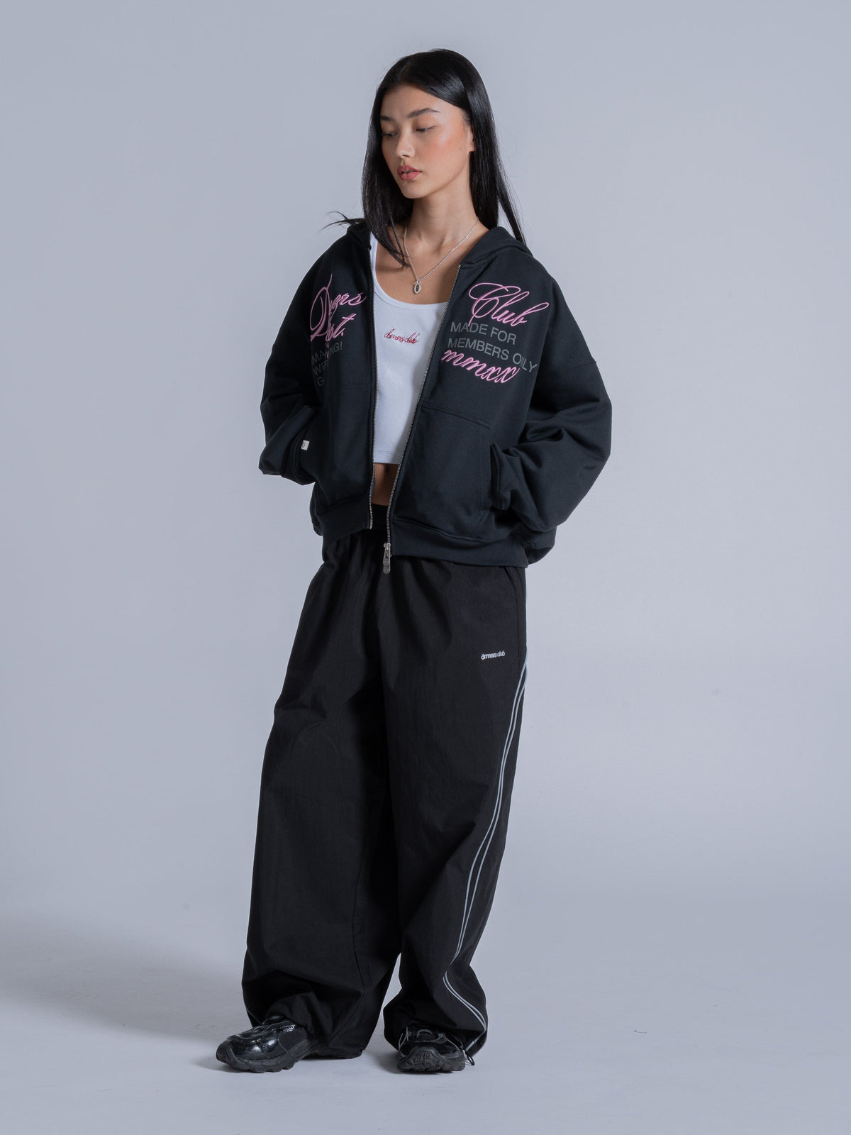 CURSIVE ZIP UP - BLACK