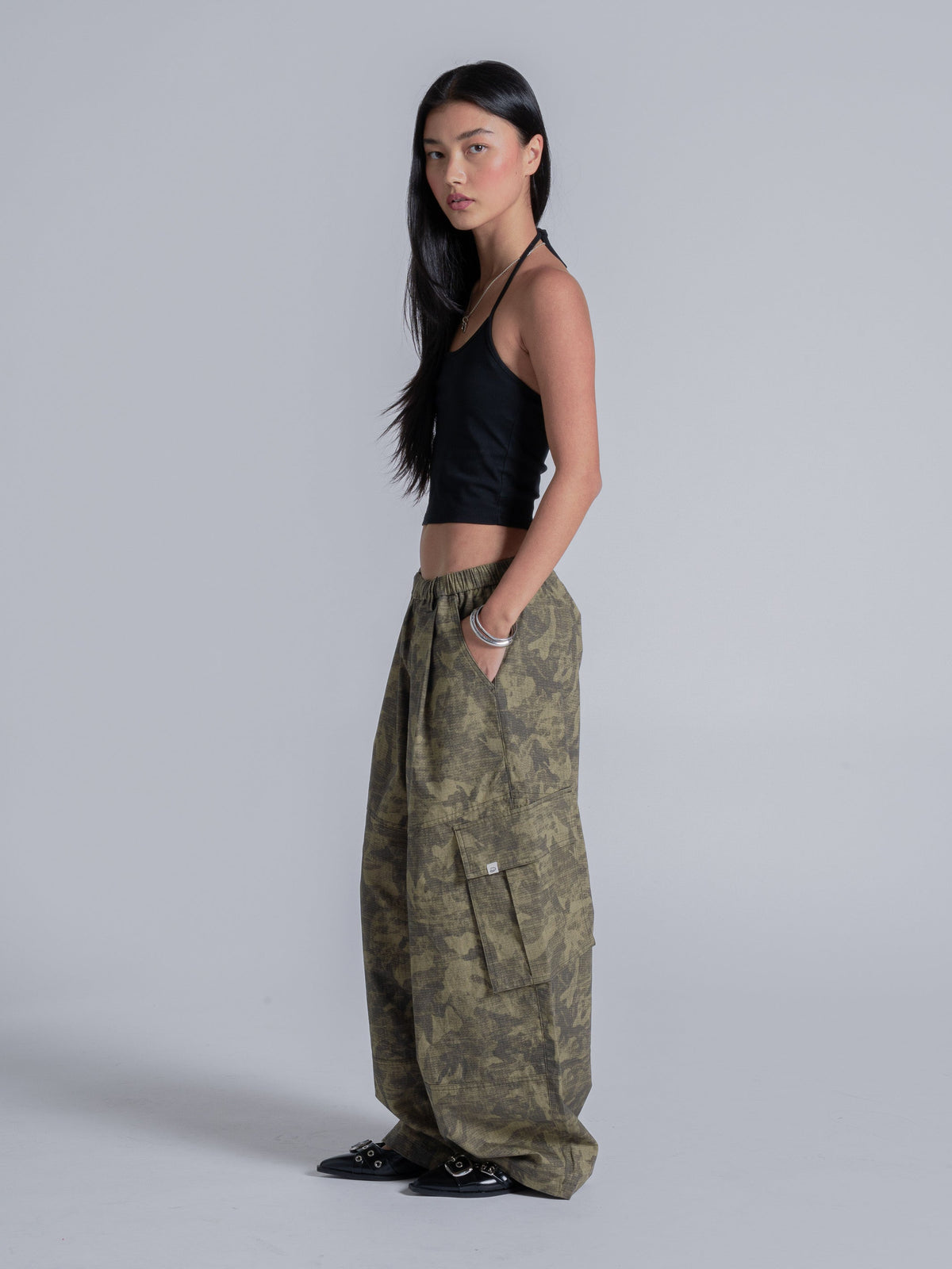 CAMO CARGO PANTS - DESERT