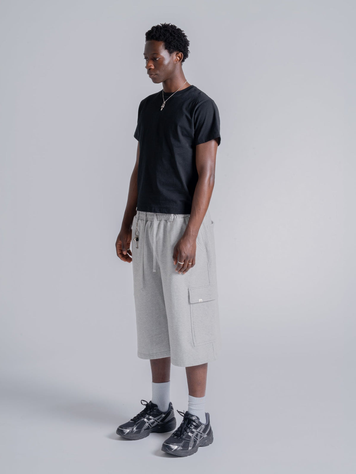 CARGO SWEAT SHORTS - DARK HEATHER GREY