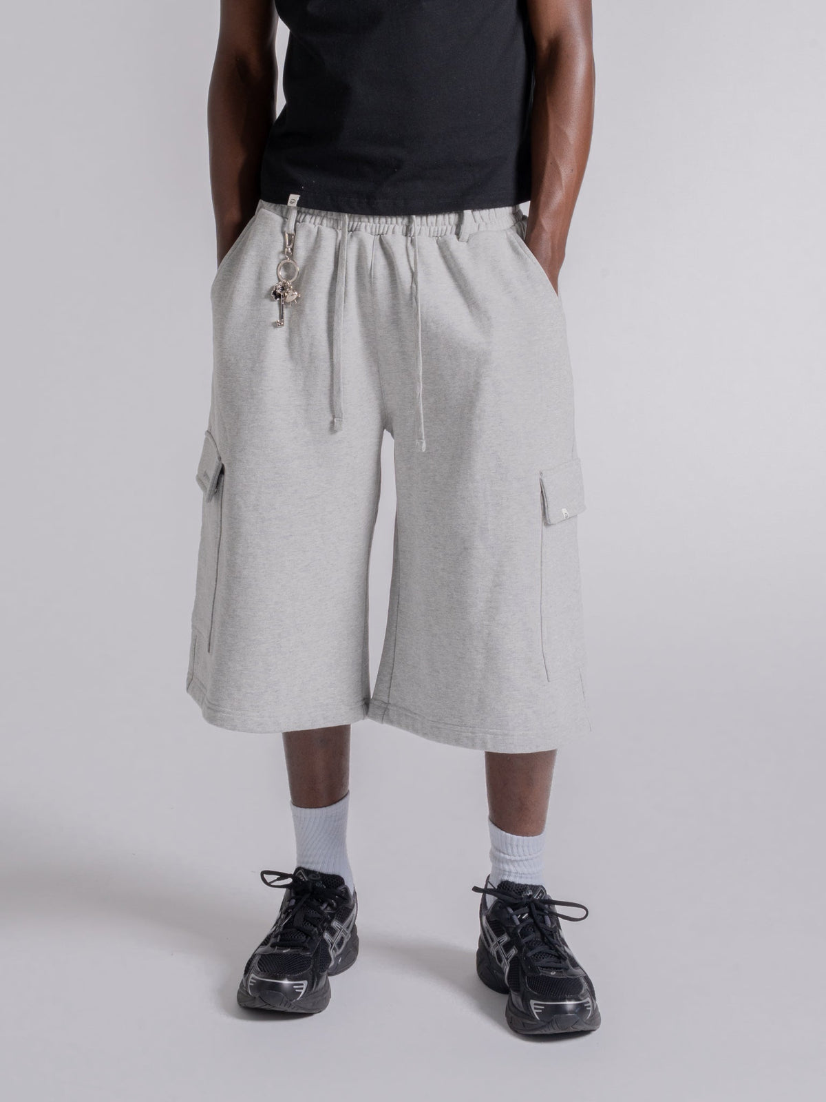 CARGO SWEAT SHORTS - DARK HEATHER GREY