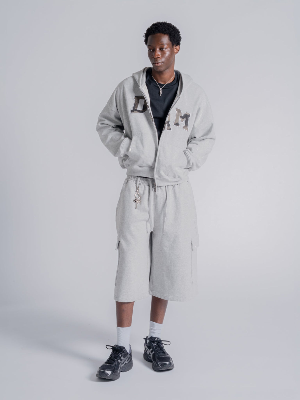 CARGO SWEAT SHORTS - DARK HEATHER GREY