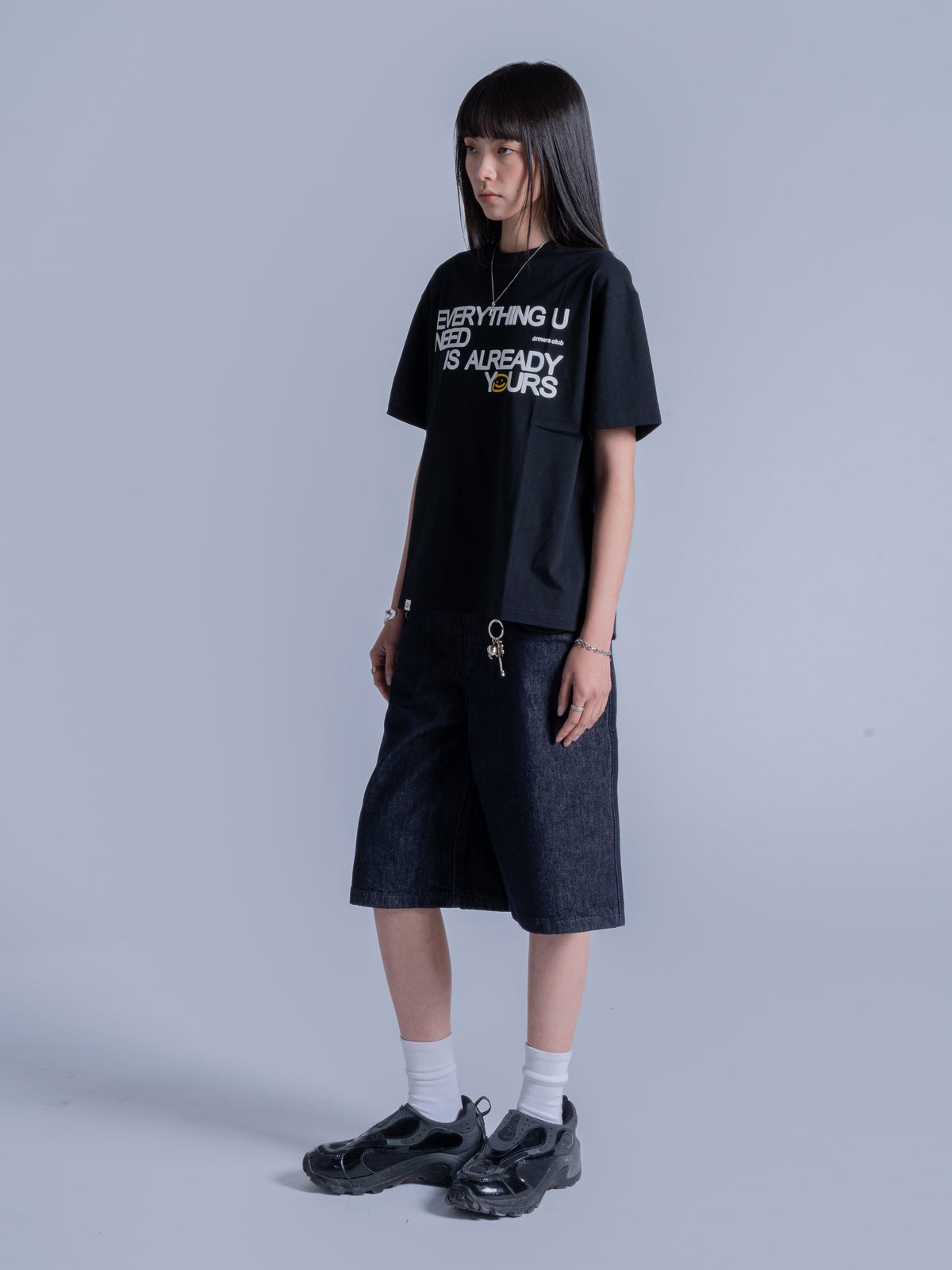 EVERYTHING U NEED TEE - BLACK