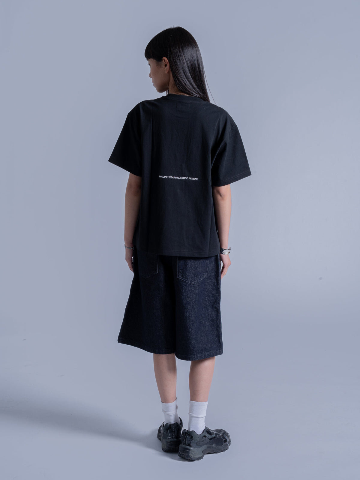 EVERYTHING U NEED TEE - BLACK