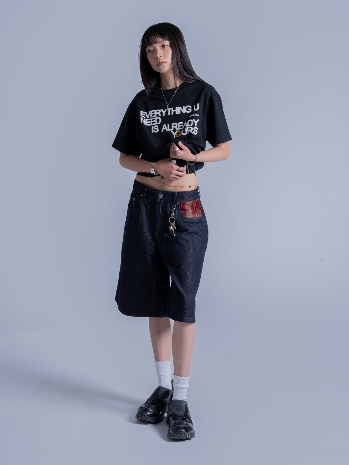EVERYTHING U NEED TEE - BLACK